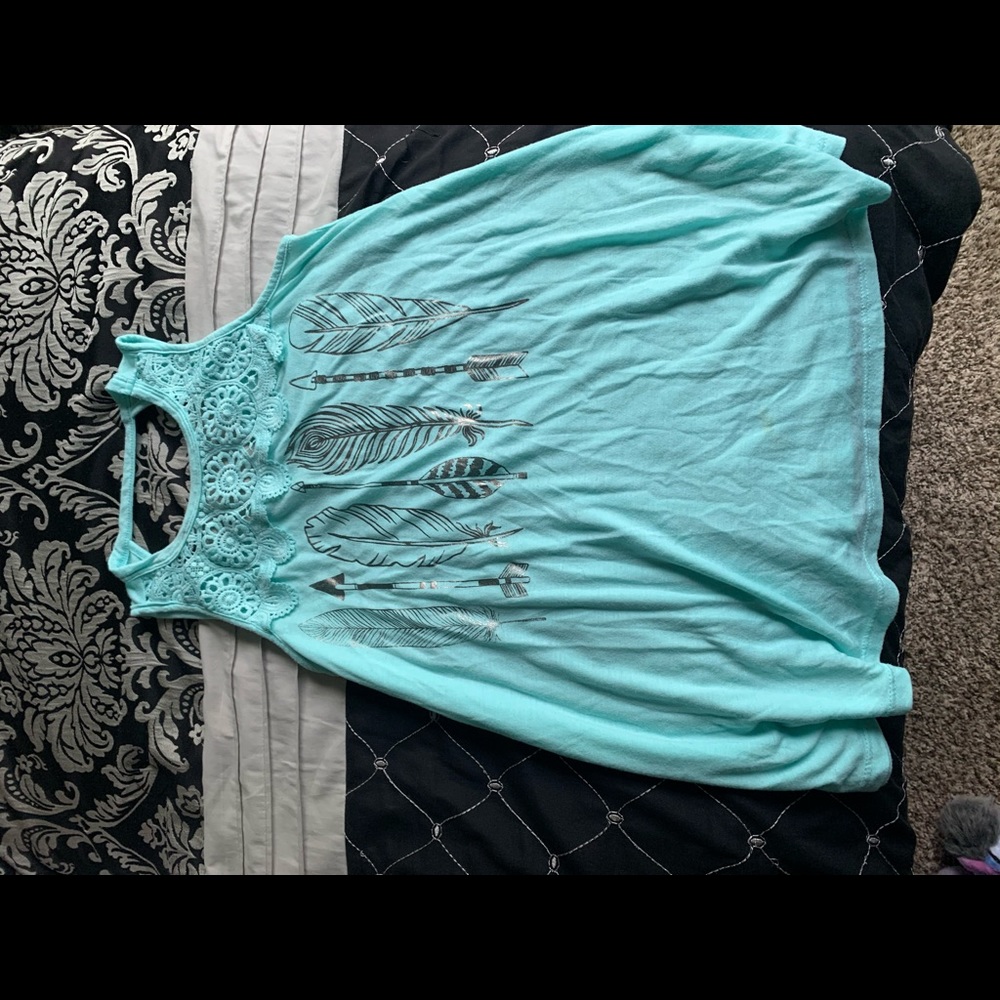 Juniors flowy tank top